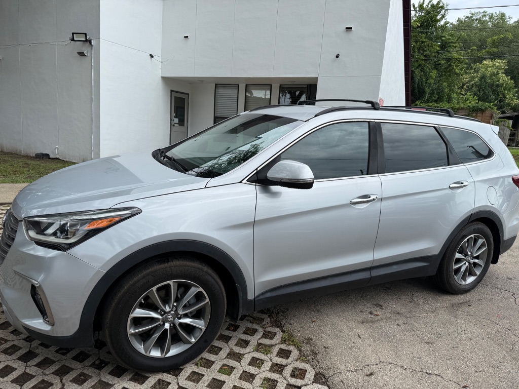 2017 Hyundai Santa Fe SE FWD's photo