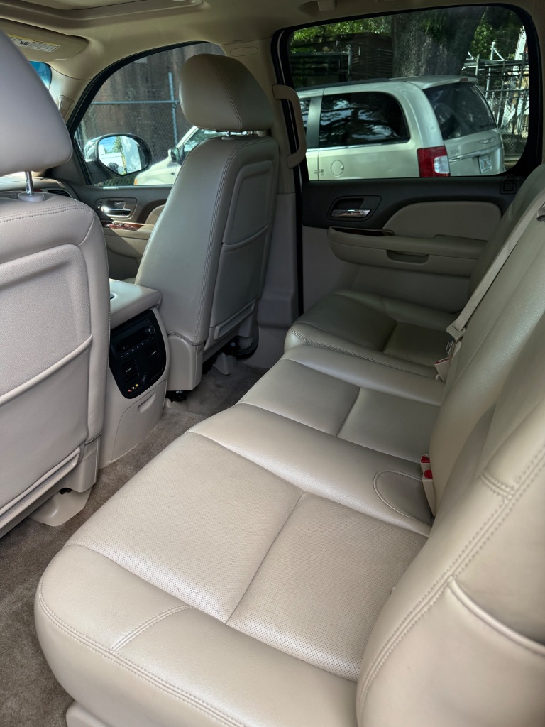 2010 Chevrolet Avalanche LTZ - Photo 8