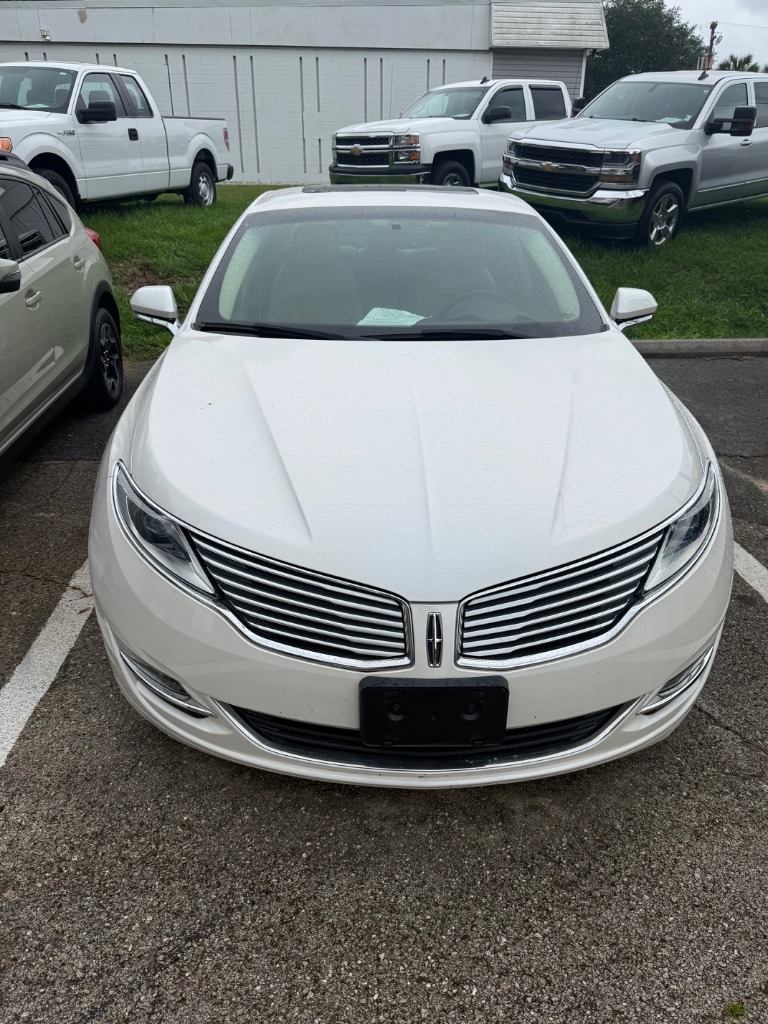 2015 Lincoln MKZ Front Wheel Drive's photo