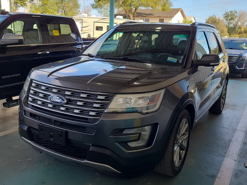 2017 Ford Explorer Limited's photo