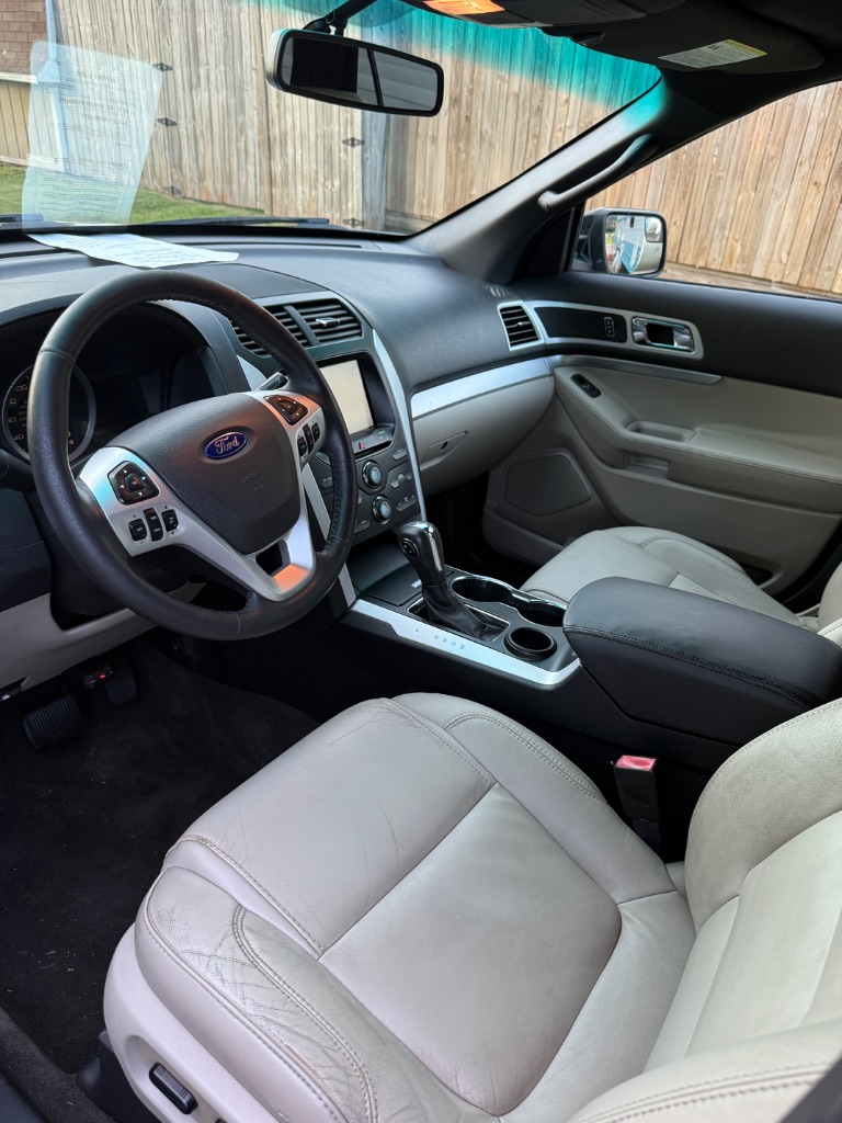 2015 Ford Explorer XLT - Photo 9